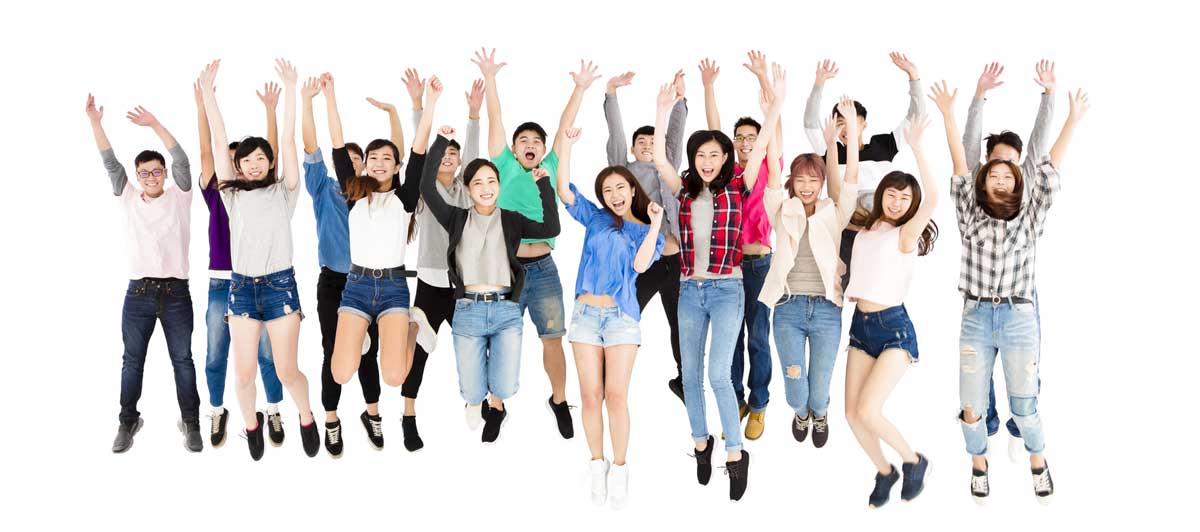 お茶ハウス ミッケには、たくさんの人が集まります。